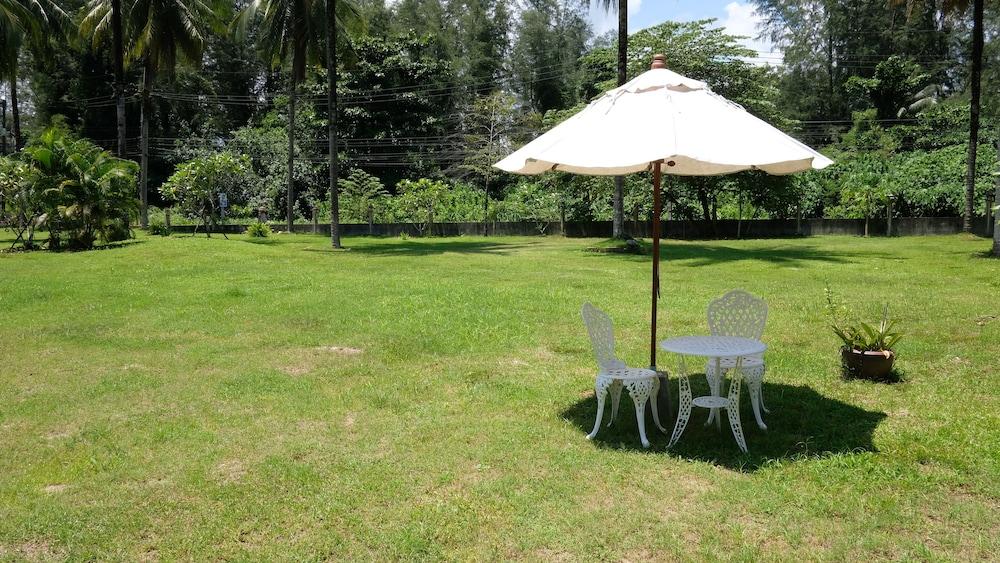 Khao Lak Golden Coconut Hotel Buitenkant foto