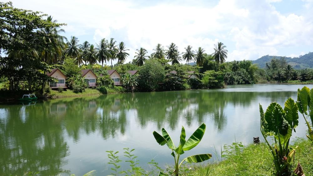 Khao Lak Golden Coconut Hotel Buitenkant foto