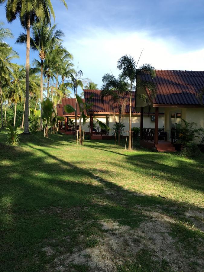 Khao Lak Golden Coconut Hotel Buitenkant foto