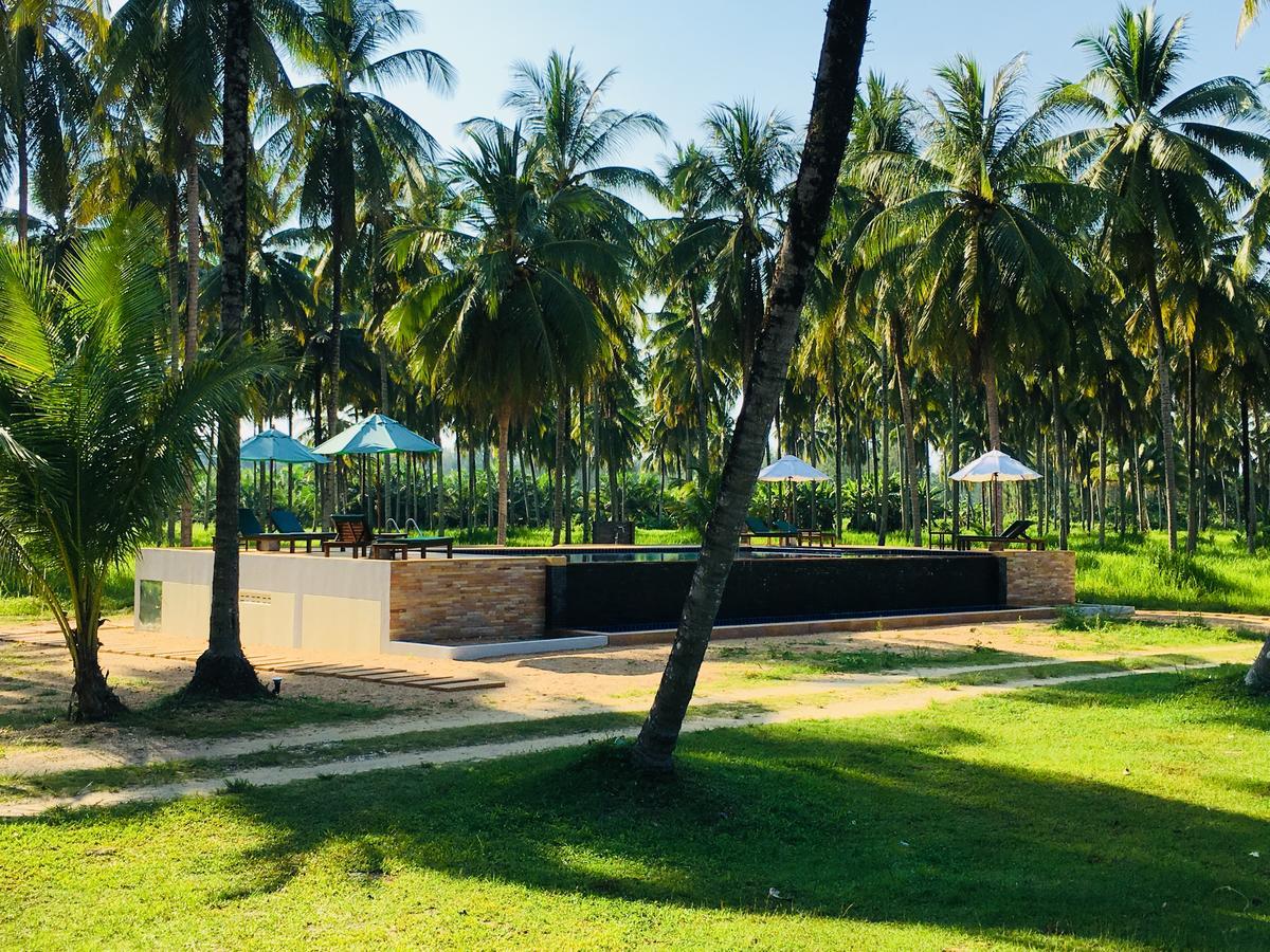 Khao Lak Golden Coconut Hotel Buitenkant foto