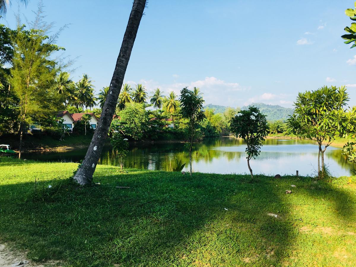 Khao Lak Golden Coconut Hotel Buitenkant foto