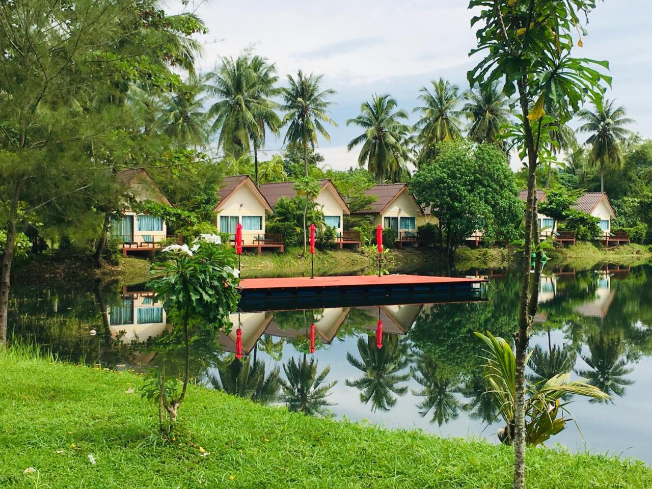 Khao Lak Golden Coconut Hotel Buitenkant foto