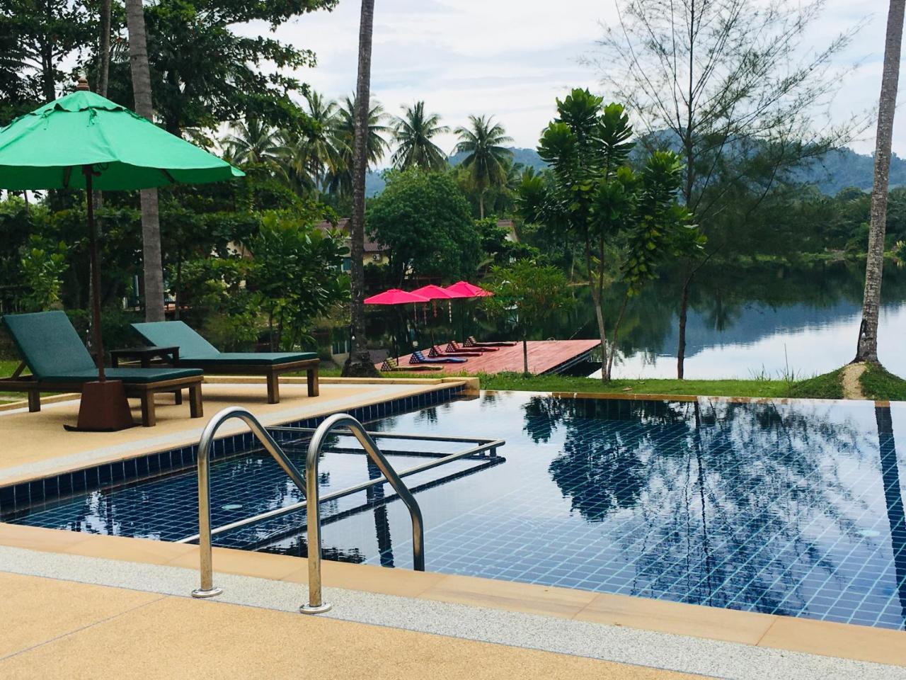 Khao Lak Golden Coconut Hotel Buitenkant foto