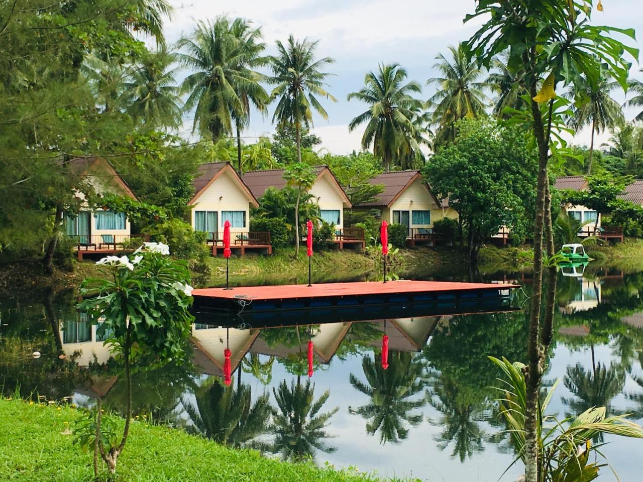 Khao Lak Golden Coconut Hotel Buitenkant foto